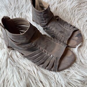 Elegant Brown Gladiator Sandals
